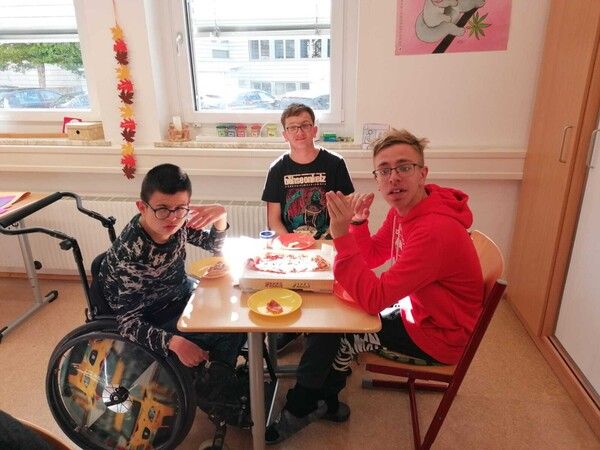 4f2e72fa-f29d-48b8-9e7f-9dbb8014f7cd